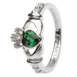 Claddagh-Geburtsstein-Ring aus gepunztem Sterlingsilber mit grünem würfelförmigen Zirkonia-Stein - 1